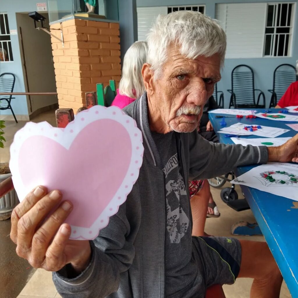 Pode ser uma imagem de coração