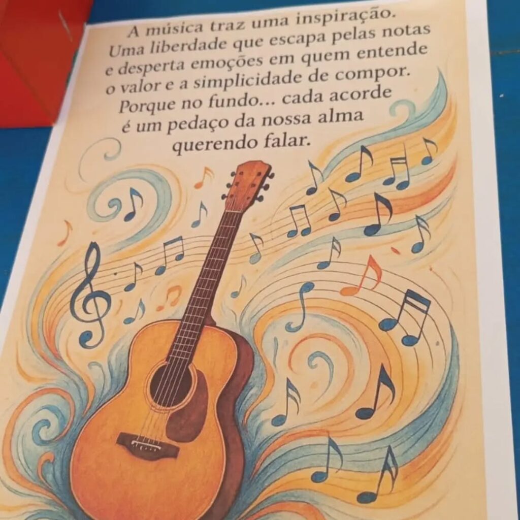 Pode ser uma imagem de violão e texto que diz "A música traz uma inspiração. Uma liberdade que escapa pelas notas e desperta emoções em quem entende o valor a simplicidade de compor. Porque no fundo... cada acorde é um pedaço da nossa alma querendo falar. TE 口算溫族"